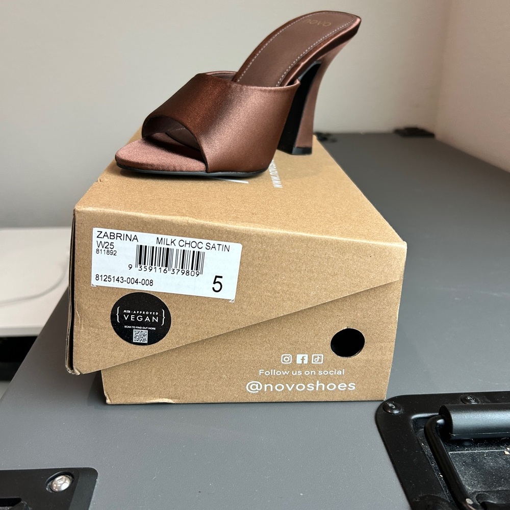 Novo Shoes Women's Chocolate Satin Heels